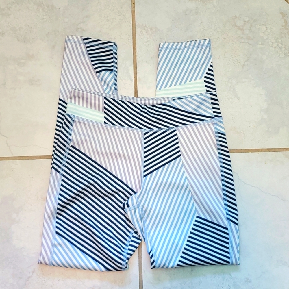 Gently worn girls Old Navy Active leggings, Size 10-12